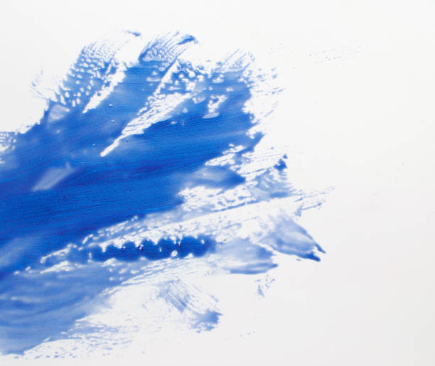 абстракционизм, творческая синяя живопись, современное искусство - long exposure paint blue smudged стоковые фото и изображения