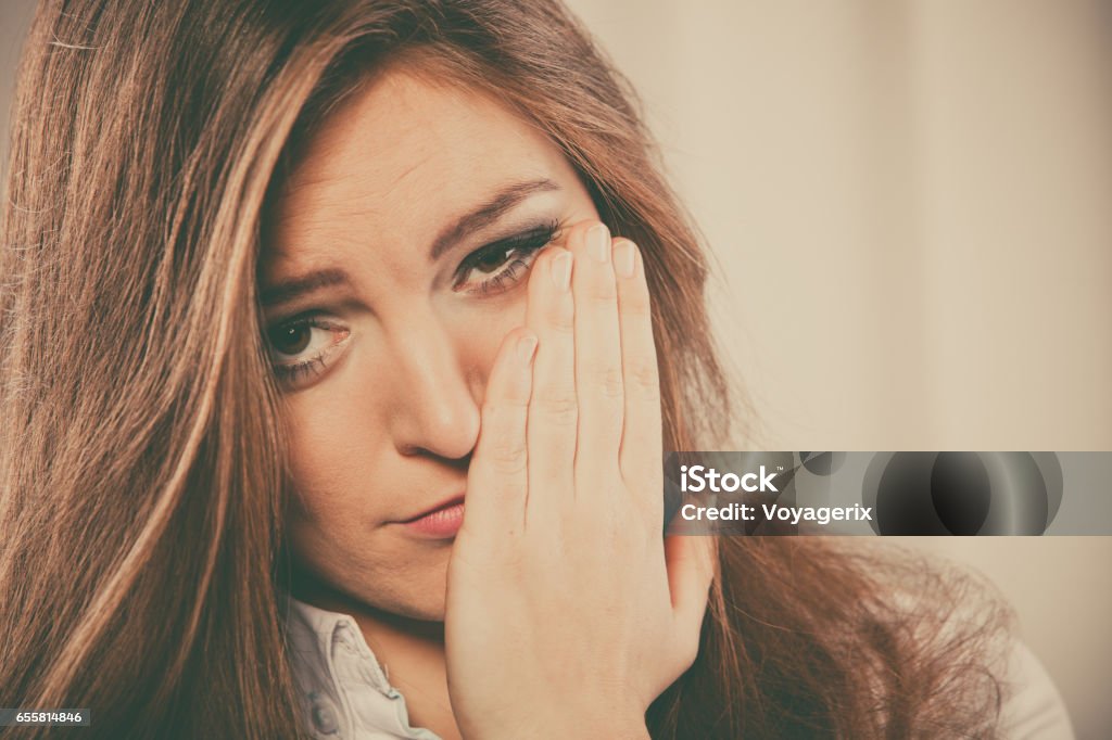 Fotos de Rosto triste, Imagens de Rosto triste sem royalties
