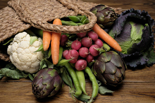 natural fiber bag with vegetables - fotografia de stock