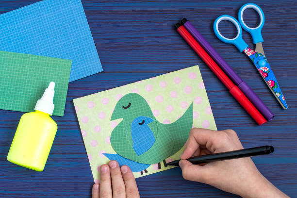 istock Making a greeting card for Mother's Day. Step 7 655847226