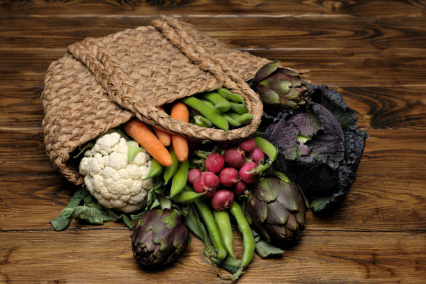 of rushes bag with fresh vegetables - fotografia de stock