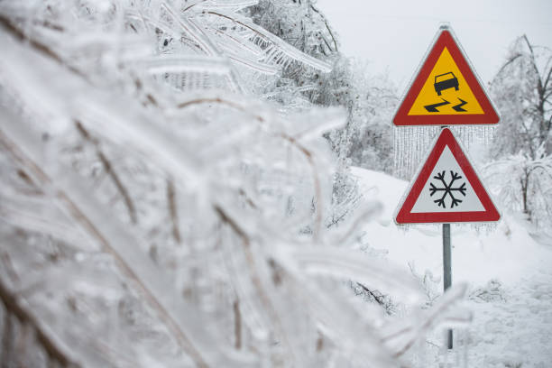 istock Dangerous and icy road sign 655869176