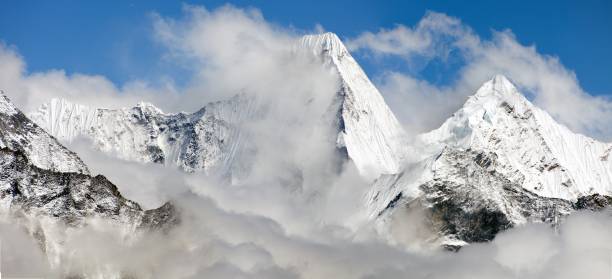 istock Malangphulang, way to Everest base camp, Nepal 655937682