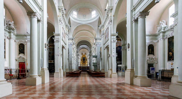 interno, basilica di san domenico, bologna, italia - bologna italy medieval palace foto e immagini stock