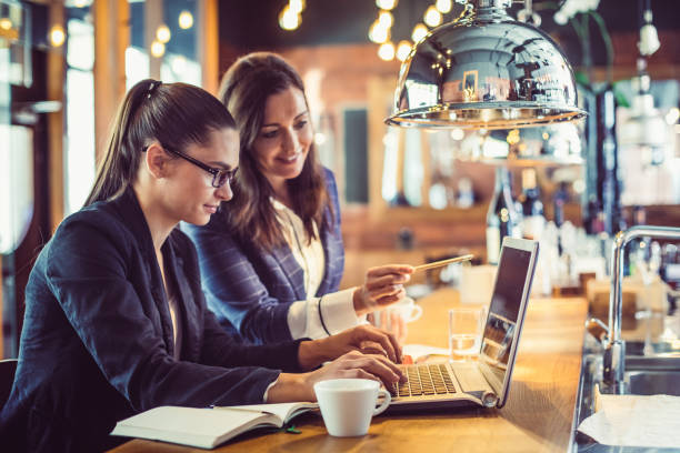 istock Businesswomen Working at a Cafe Restaurant 656149190