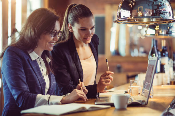 istock Businesswomen Working at a Cafe Restaurant 656149196