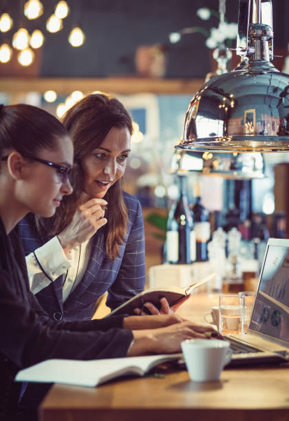 istock Businesswomen Working at a Cafe Restaurant 656149204