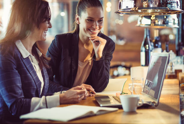 istock Businesswomen Working at a Cafe Restaurant 656149206