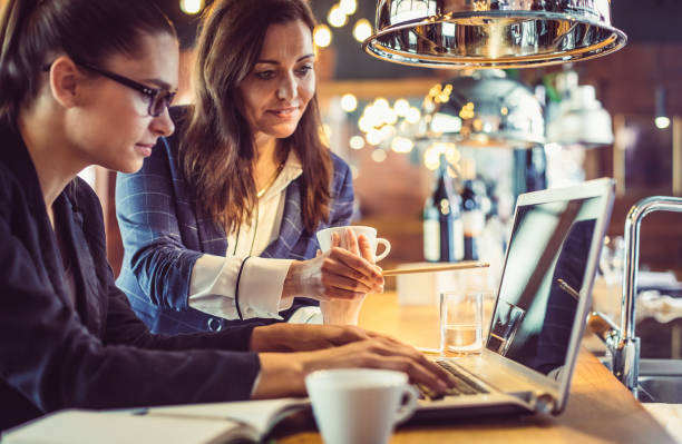 istock Businesswomen Working at a Cafe Restaurant 656149212