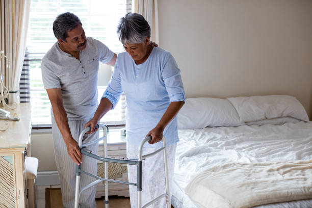 Strategies to Prevent Falls and Improve Balance While Moving in Bed with Parkinson's Disease | Reducing fall risk |Balance training |Postural instability |Physical therapists |Balance impairment |Trained physical therapist |Balance control |Risk factors