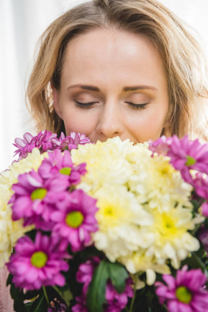 istock Woman holding bouquet 656302304
