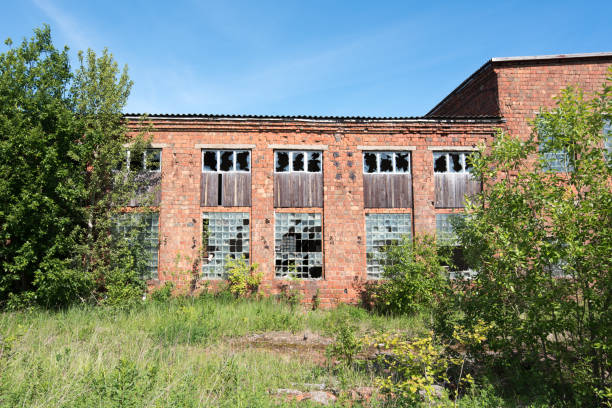istock Facade of the destroyed building 656305100