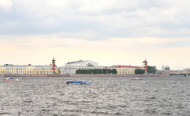 istock Spit of Vasilyevsky Island and Neva River. 656325362