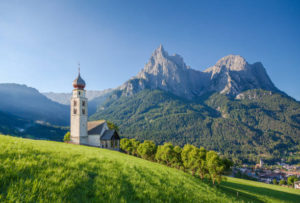 istock Seis am Schlern, Dolomites, South Tyrol, Italy 656329432