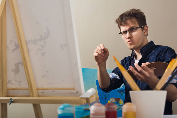 istock The man draws a picture. 656370776