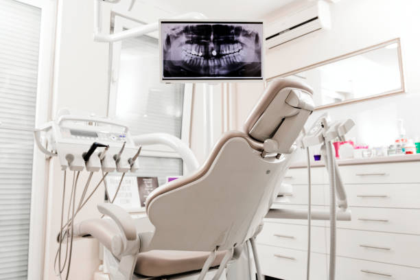 아름다운 웃으세요 위한 - dental equipment chair dentist office dentists chair 뉴스 사진 이미지