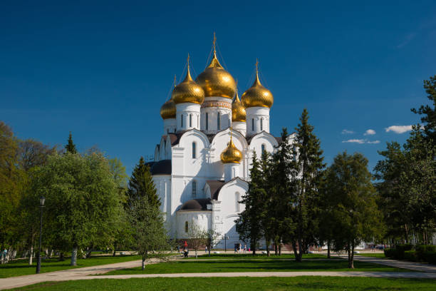 cattedrale dell'assunzione della chiesa ortodossa russa, jaroslavl' - yaroslavl russia religion church foto e immagini stock