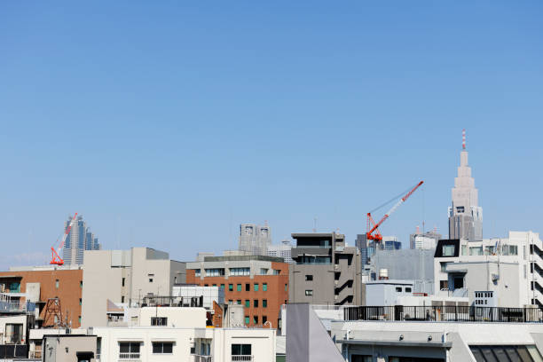 istock Daytime of crane and buildings 656501522