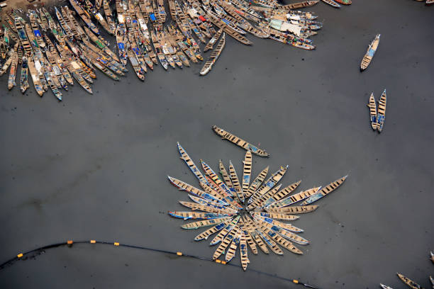 рыбацкая пристань, аккра, гана - ghana стоковые фото и изображения