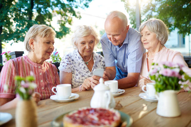 istock Modern seniors with smartphone 656602372