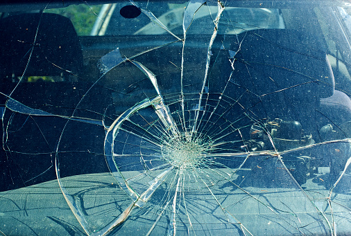 the broken windshield in car accident