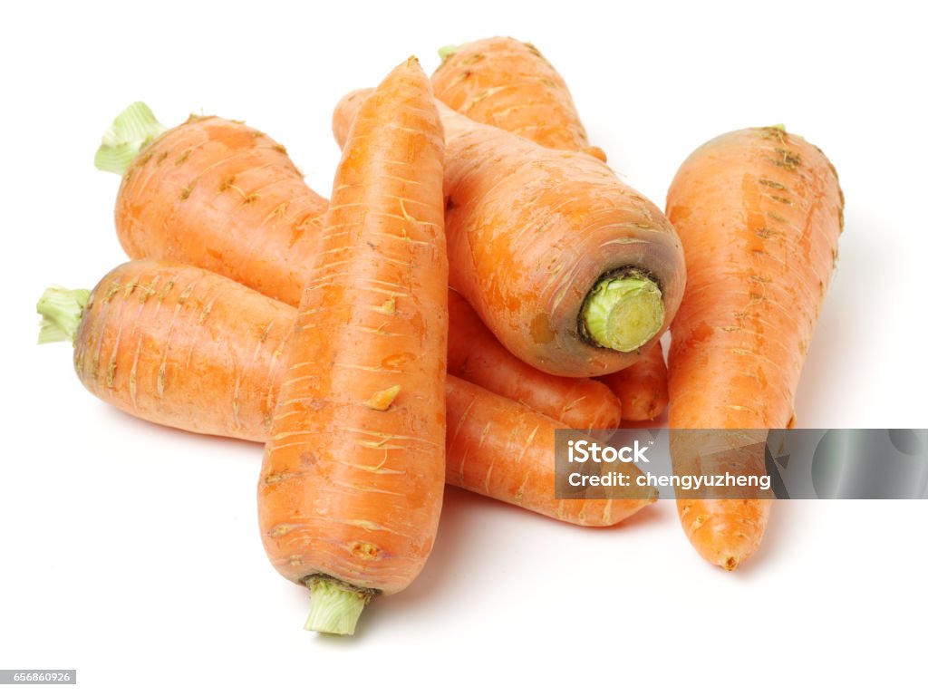 Zanahorias Verduras Sedimentarias Separadas Por Blanco Foto de stock y más banco de imágenes de Alimento - iStock Zanahorias Verduras Sedimentarias Separadas Por Blanco Foto de stock y más banco de imágenes de Alimento - iStock