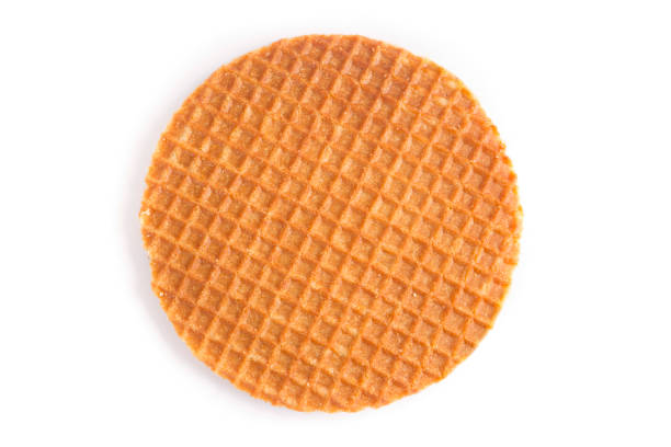 nederlandse stroopwafel cookie op een witte achtergrond - stroopwafel stockfoto's en -beelden