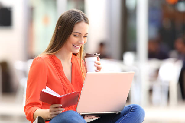 istock Entrepreneur working on line in the street 656993650
