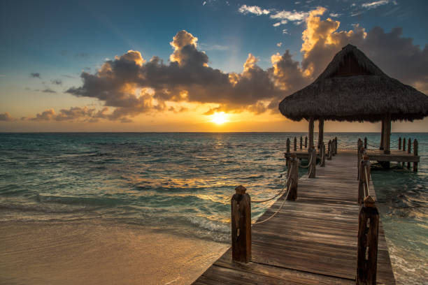 istock Sunrise in the Caribbean Sea 657028362