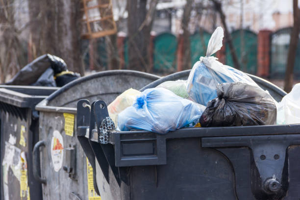 Garbage and garbage bins