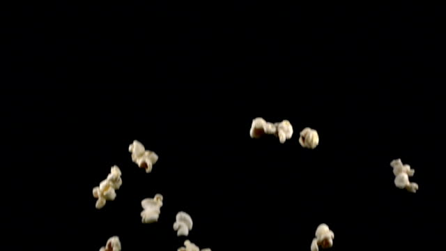 Popcorn in free fall