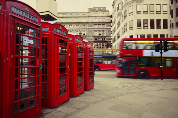 istock London Telephone box bus 657245608