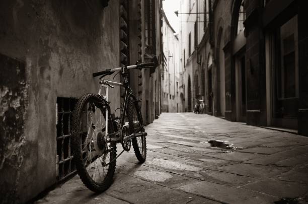 istock Lucca street bike 657255288