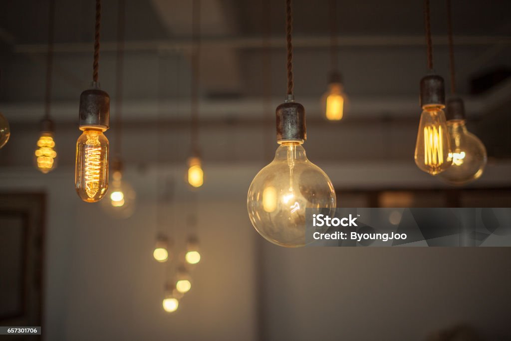 Schalten Sie Lampen im Haus - Lizenzfrei Glühbirne Stock-Foto