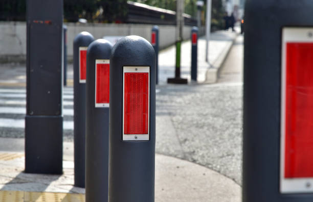 istock Scenery of pole and reflector plate beside sidewalk 657342094
