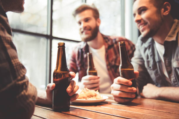 istock Friends at the pub 657438956