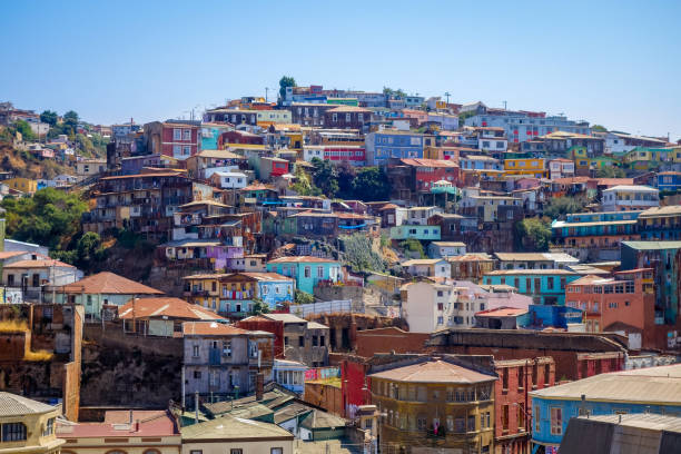 Valparaiso cityscape, Chile Colorful old houses in valparaiso city, Chile valparaiso chile stock pictures, royalty-free photos & images