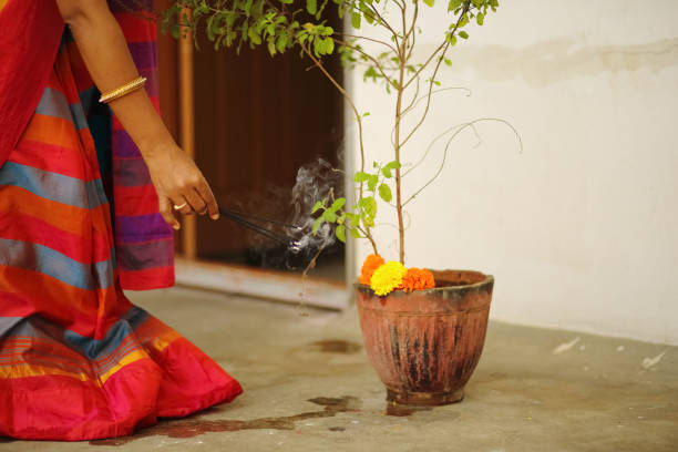 istock Woman Performing Pooja 657528458