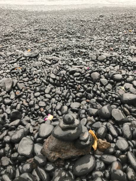 istock Waianapanapa Black Sand Beach 657553262