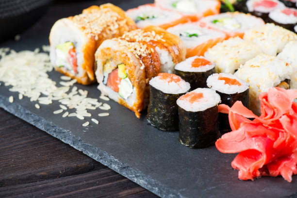 sushi - japanese cuisine soy sauce food bonito zdjęcia i obrazy z banku zdjęć