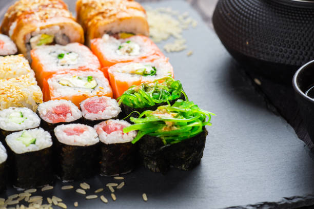 sushi - japanese cuisine soy sauce food bonito zdjęcia i obrazy z banku zdjęć