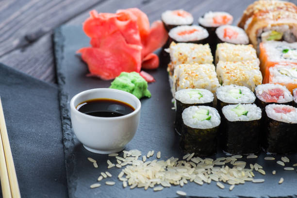 sushi - japanese cuisine soy sauce food bonito zdjęcia i obrazy z banku zdjęć