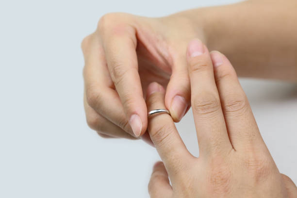 istock Japanese women are removing the ring 657564352