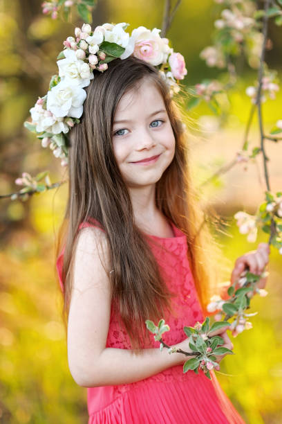 portrait of little girl outdoors in summer - 16207 imagens e fotografias de stock