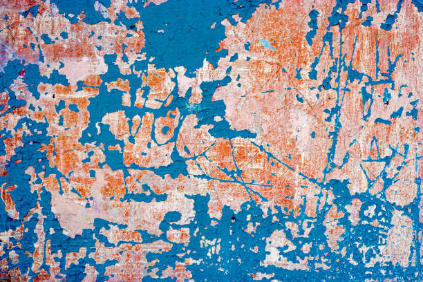 Pared abandonada con pintura azul. Fondo grungy con yeso desgastado y pintura destroied - foto de stock