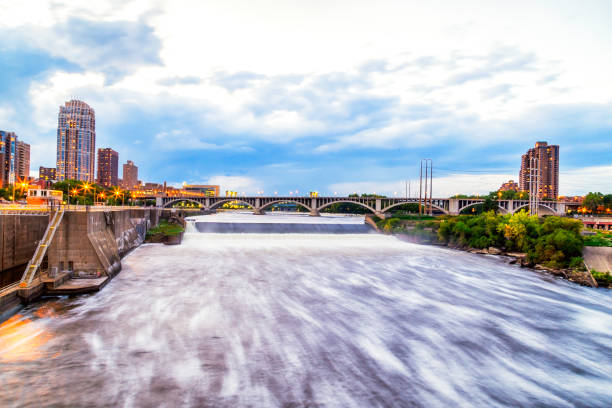 istock The Stone Arch Bridge crossing the Mississippi River 657640440