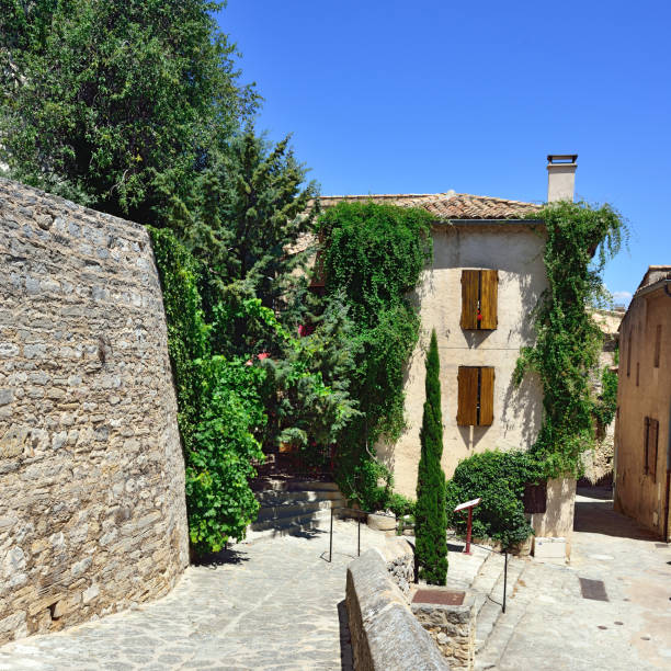 istock Le Barroux, France 657666046