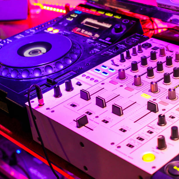 istock Turntables plate mixer night party pubclose up background. 657854940