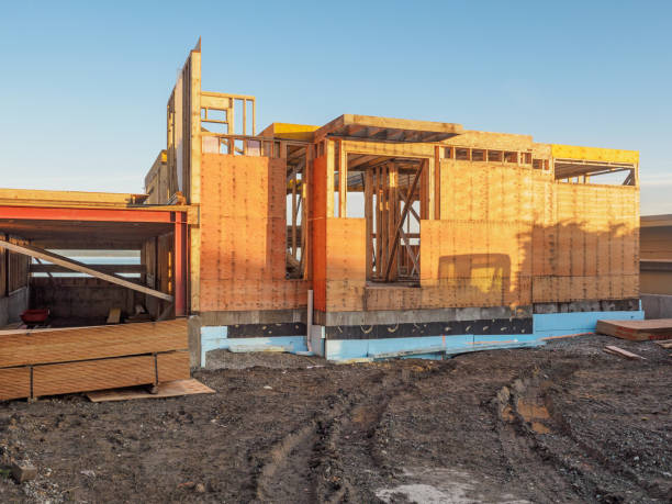 istock Beachside single family detached house under construction 657877592