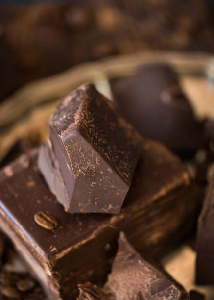 istock Pieces of dark chocolate 657918506